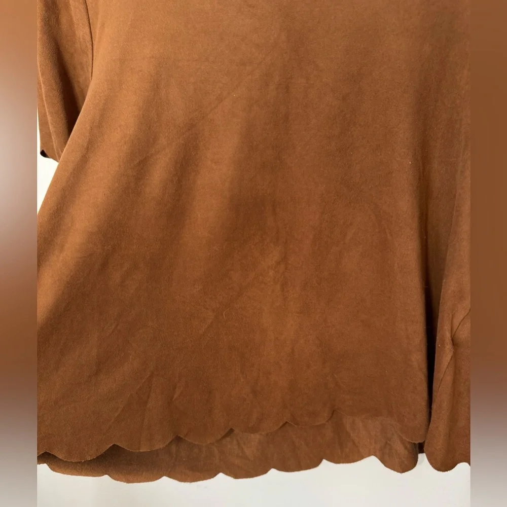 About A Girl Faux Suede Chocolate Brown Scalloped Hem Stretchy Soft Top Sz M
